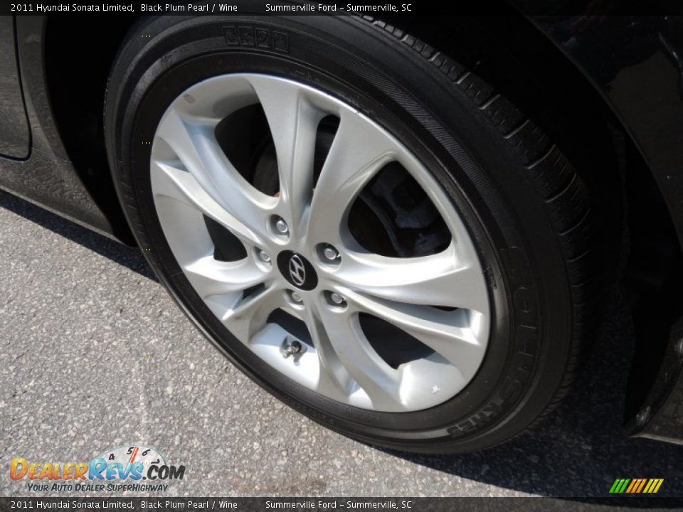 2011 Hyundai Sonata Limited Black Plum Pearl / Wine Photo #16