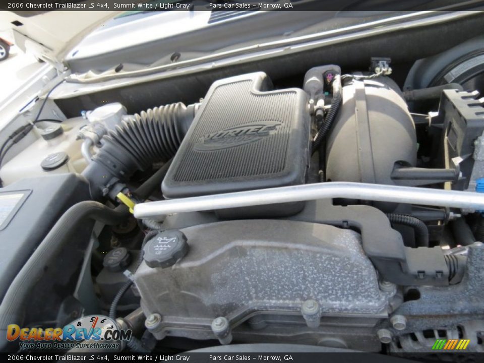 2006 Chevrolet TrailBlazer LS 4x4 Summit White / Light Gray Photo #12