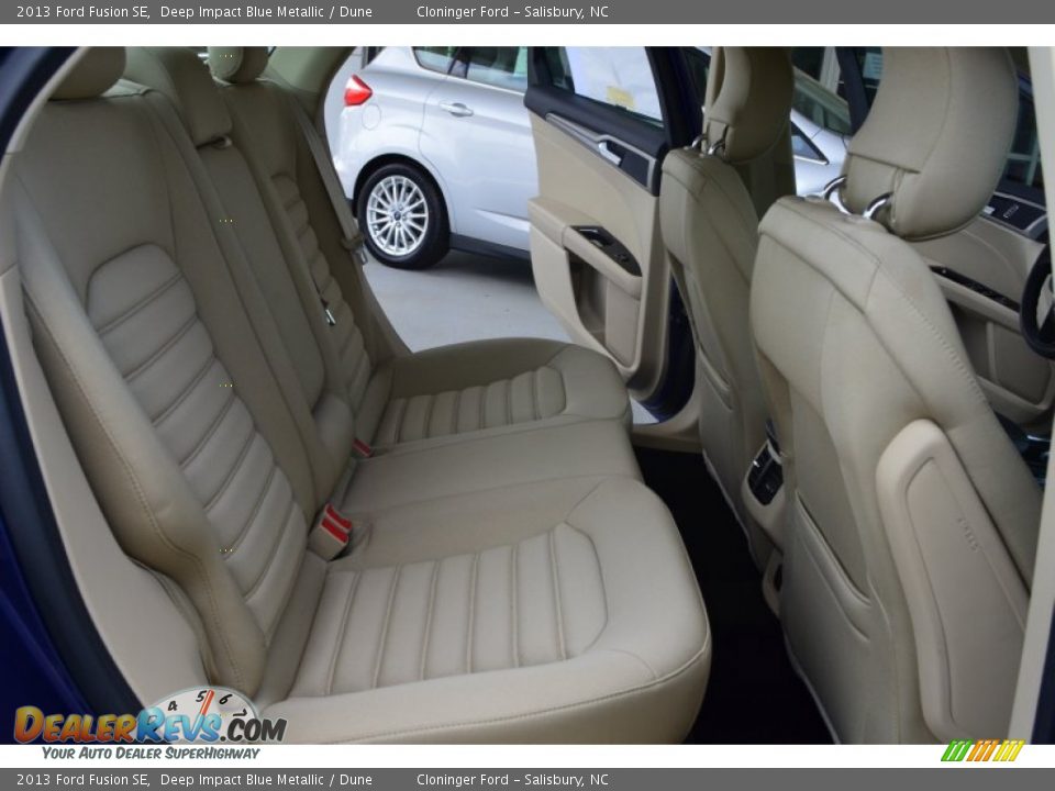 2013 Ford Fusion SE Deep Impact Blue Metallic / Dune Photo #14