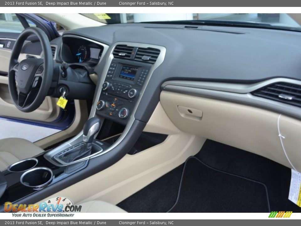 2013 Ford Fusion SE Deep Impact Blue Metallic / Dune Photo #16