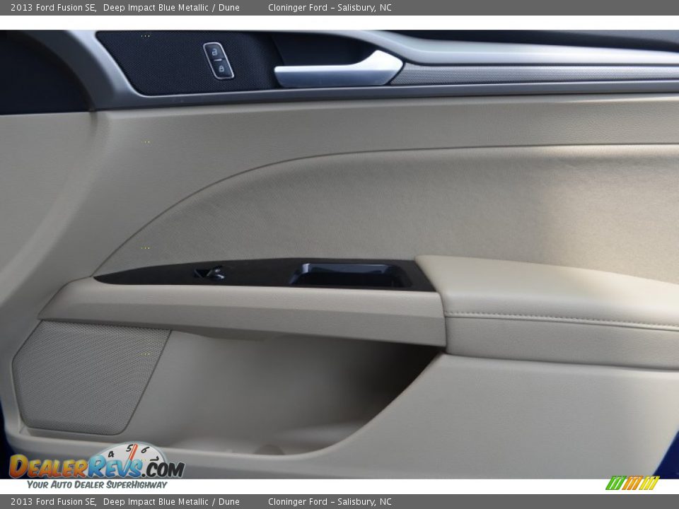 2013 Ford Fusion SE Deep Impact Blue Metallic / Dune Photo #17
