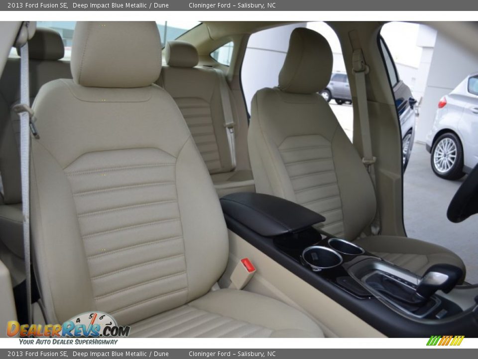 2013 Ford Fusion SE Deep Impact Blue Metallic / Dune Photo #18