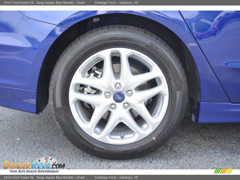 2013 Ford Fusion SE Deep Impact Blue Metallic / Dune Photo #19