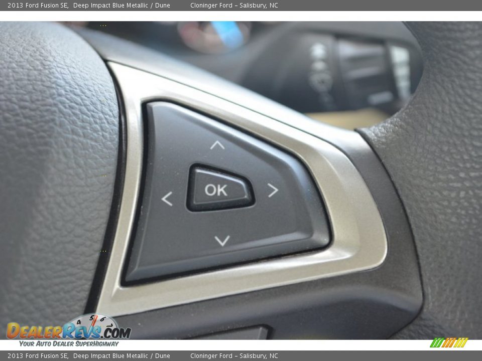 2013 Ford Fusion SE Deep Impact Blue Metallic / Dune Photo #25