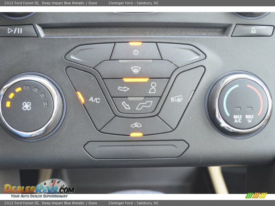 2013 Ford Fusion SE Deep Impact Blue Metallic / Dune Photo #30