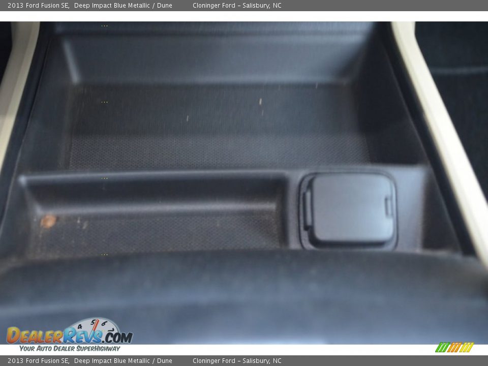 2013 Ford Fusion SE Deep Impact Blue Metallic / Dune Photo #31