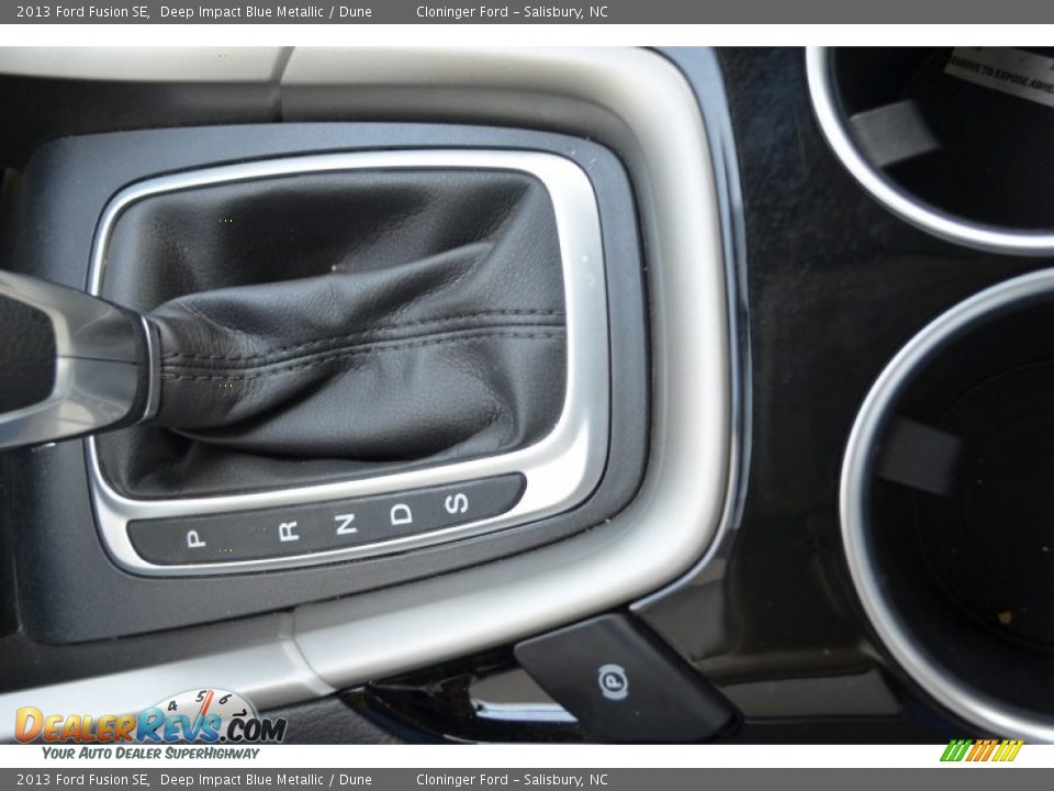 2013 Ford Fusion SE Deep Impact Blue Metallic / Dune Photo #34