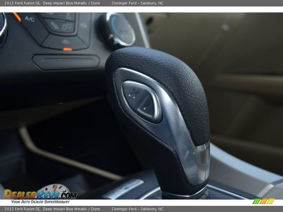 2013 Ford Fusion SE Deep Impact Blue Metallic / Dune Photo #35