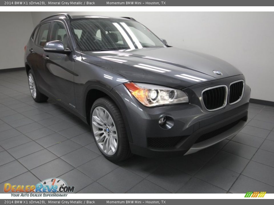 Front 3/4 View of 2014 BMW X1 sDrive28i Photo #1