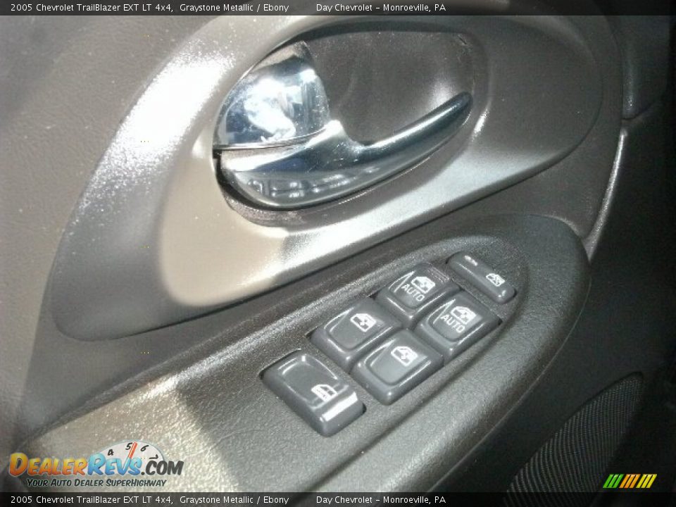 2005 Chevrolet TrailBlazer EXT LT 4x4 Graystone Metallic / Ebony Photo #11