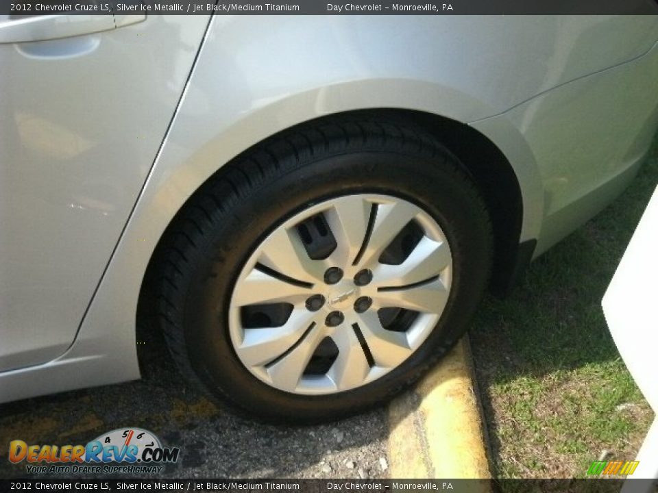2012 Chevrolet Cruze LS Silver Ice Metallic / Jet Black/Medium Titanium Photo #3