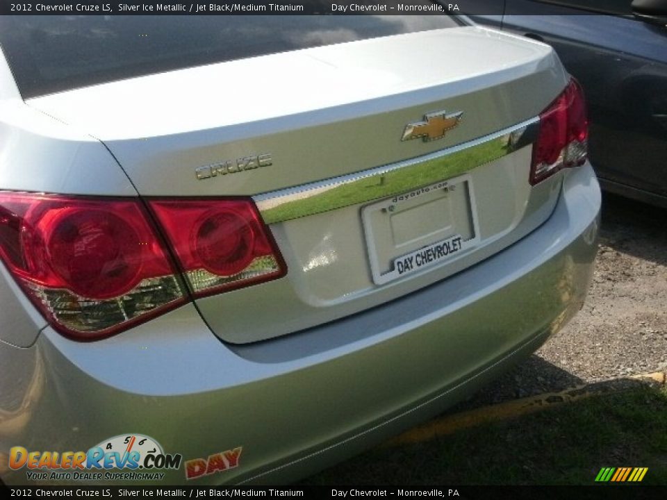 2012 Chevrolet Cruze LS Silver Ice Metallic / Jet Black/Medium Titanium Photo #4