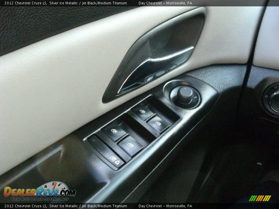 2012 Chevrolet Cruze LS Silver Ice Metallic / Jet Black/Medium Titanium Photo #9
