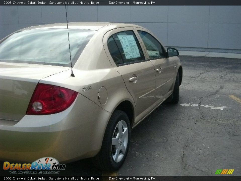 2005 Chevrolet Cobalt Sedan Sandstone Metallic / Neutral Beige Photo #5