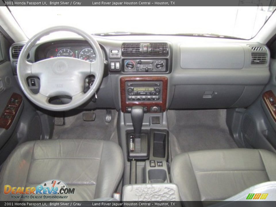 Dashboard of 2001 Honda Passport LX Photo #3