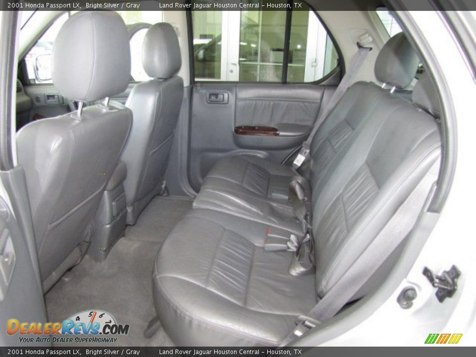 Rear Seat of 2001 Honda Passport LX Photo #4