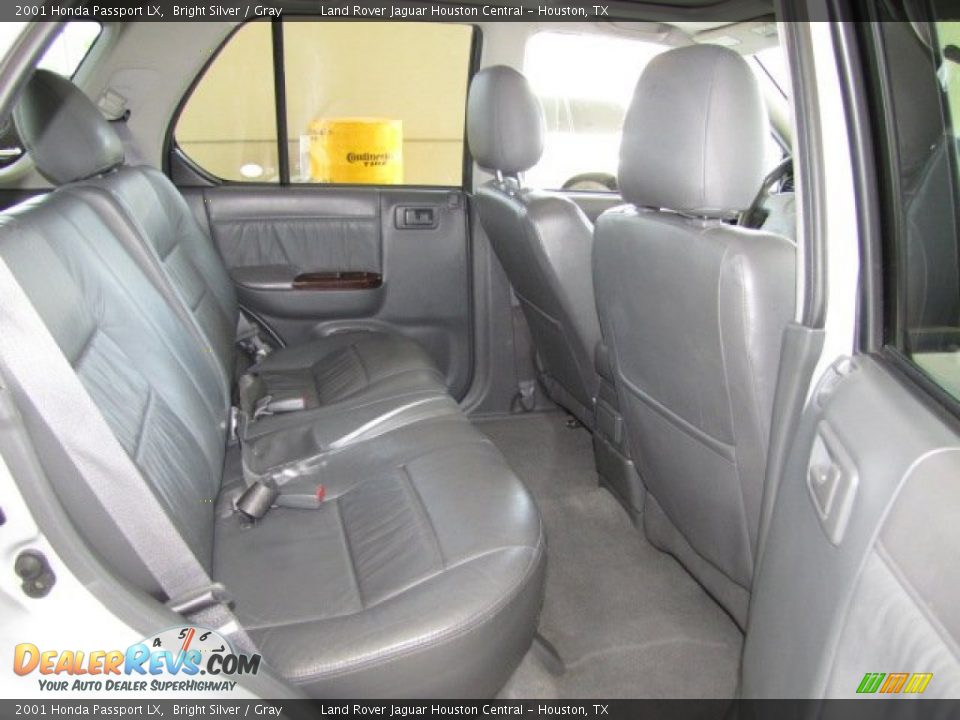 Rear Seat of 2001 Honda Passport LX Photo #27