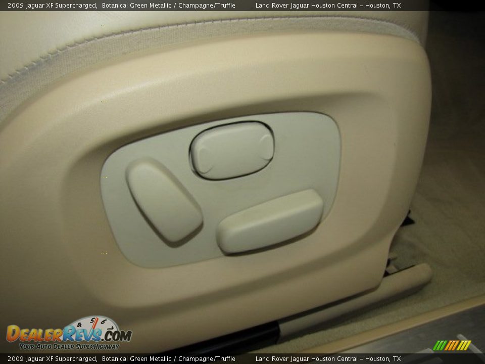 2009 Jaguar XF Supercharged Botanical Green Metallic / Champagne/Truffle Photo #24