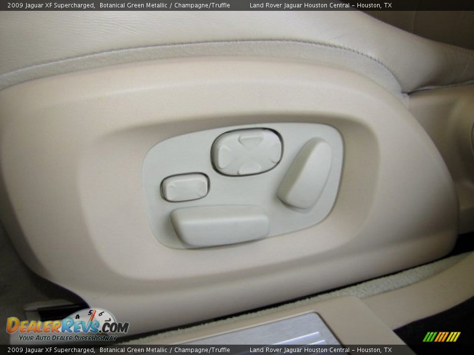 Controls of 2009 Jaguar XF Supercharged Photo #35