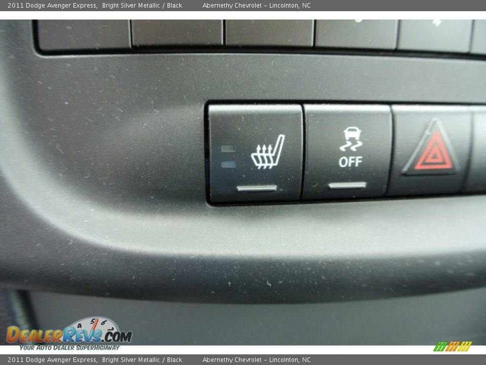 2011 Dodge Avenger Express Bright Silver Metallic / Black Photo #10