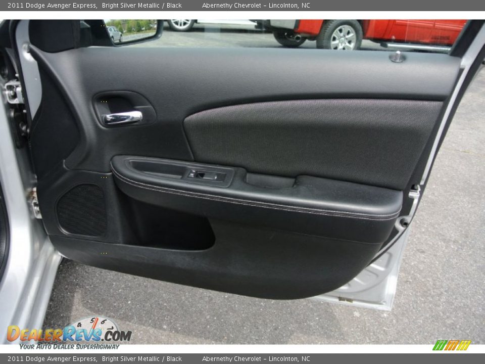 2011 Dodge Avenger Express Bright Silver Metallic / Black Photo #17