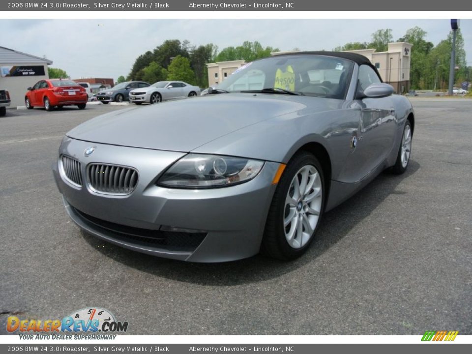 Front 3/4 View of 2006 BMW Z4 3.0i Roadster Photo #2