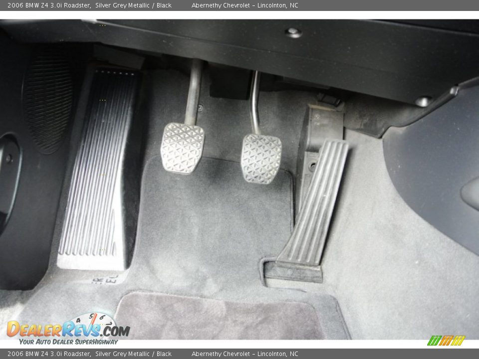 Controls of 2006 BMW Z4 3.0i Roadster Photo #12