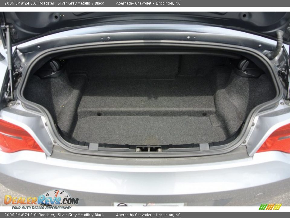 2006 BMW Z4 3.0i Roadster Trunk Photo #13