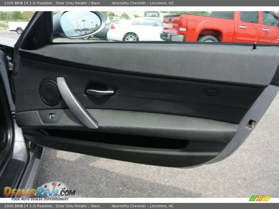 Door Panel of 2006 BMW Z4 3.0i Roadster Photo #16