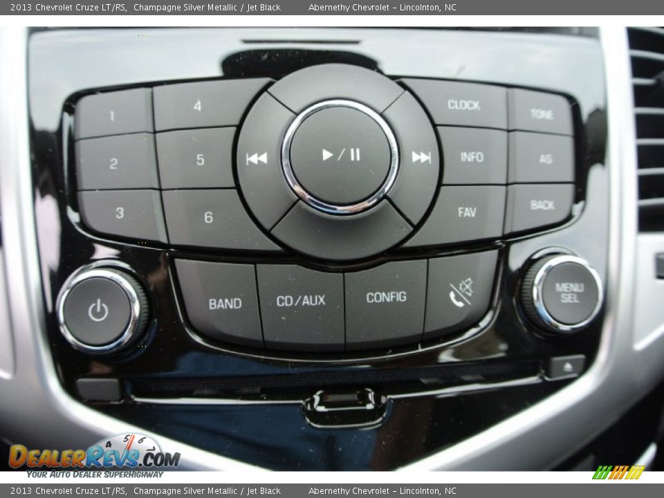 Controls of 2013 Chevrolet Cruze LT/RS Photo #11