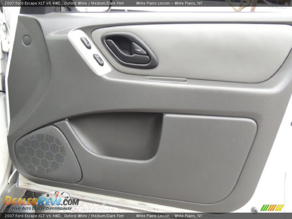 2007 Ford Escape XLT V6 4WD Oxford White / Medium/Dark Flint Photo #12