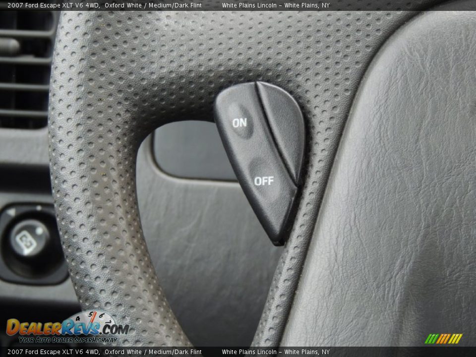 2007 Ford Escape XLT V6 4WD Oxford White / Medium/Dark Flint Photo #21