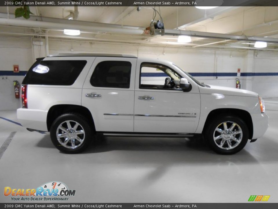 Summit White 2009 GMC Yukon Denali AWD Photo #4