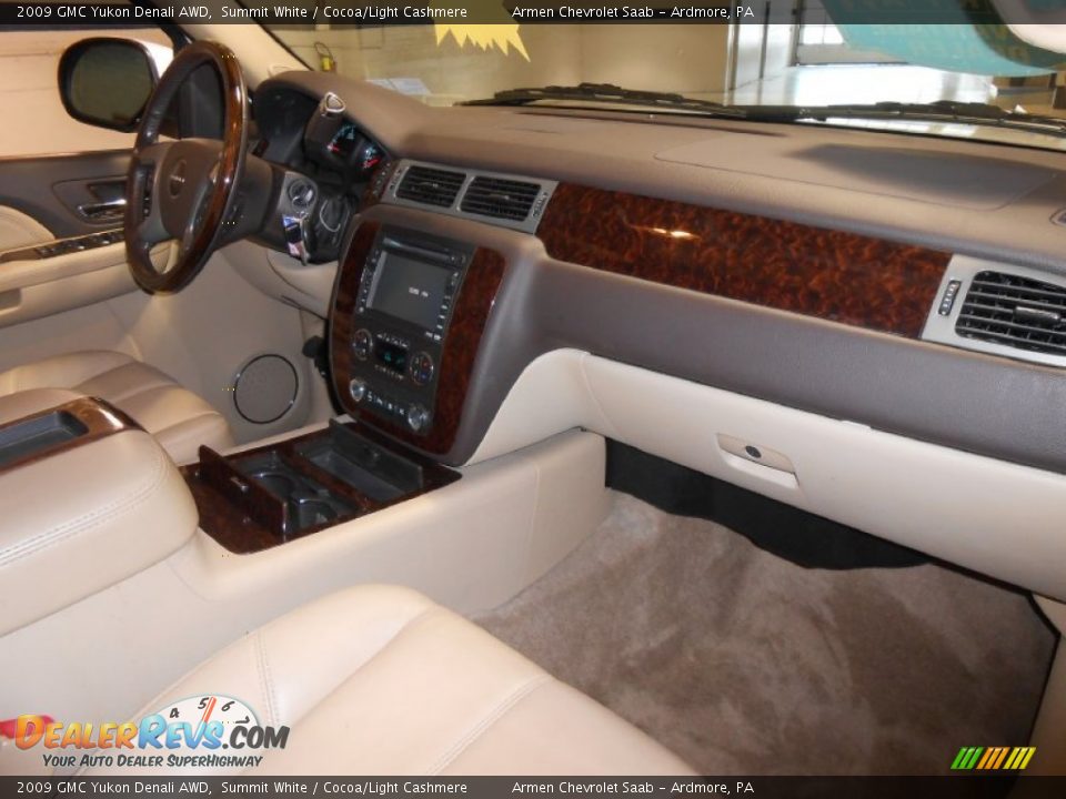 2009 GMC Yukon Denali AWD Summit White / Cocoa/Light Cashmere Photo #12
