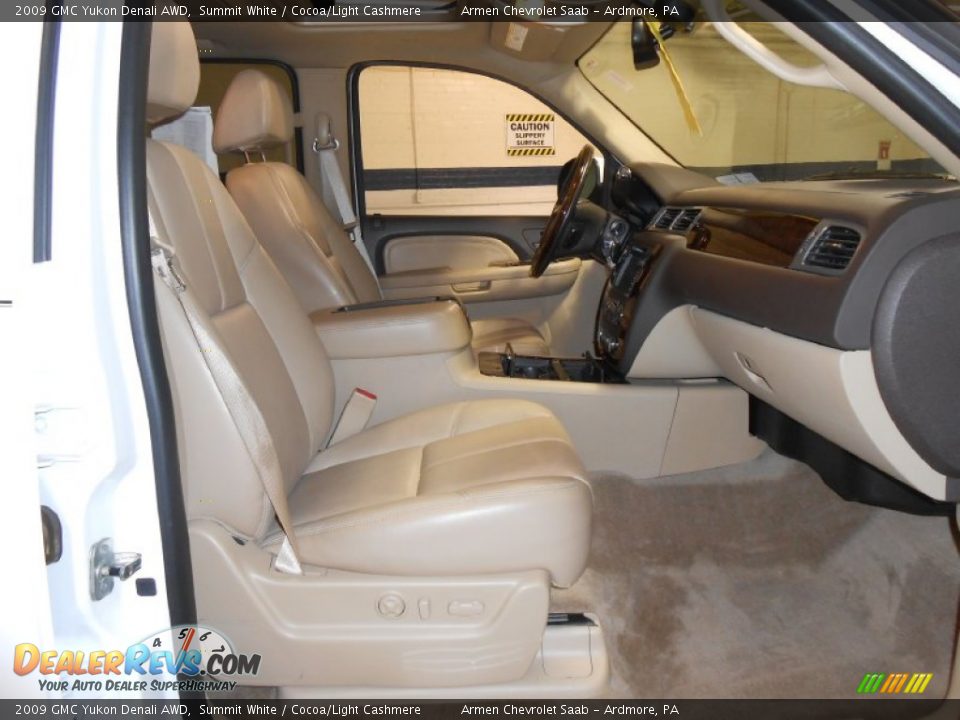 2009 GMC Yukon Denali AWD Summit White / Cocoa/Light Cashmere Photo #13