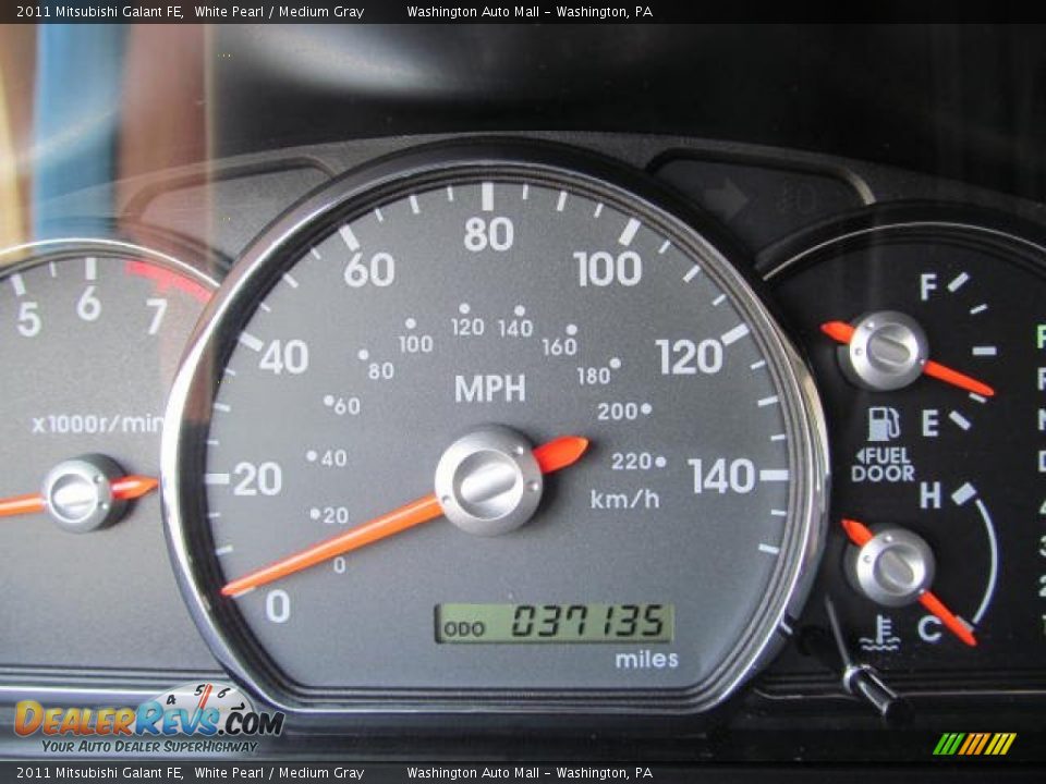 2011 Mitsubishi Galant FE White Pearl / Medium Gray Photo #20