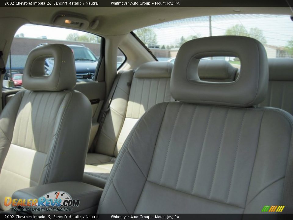 2002 Chevrolet Impala LS Sandrift Metallic / Neutral Photo #16