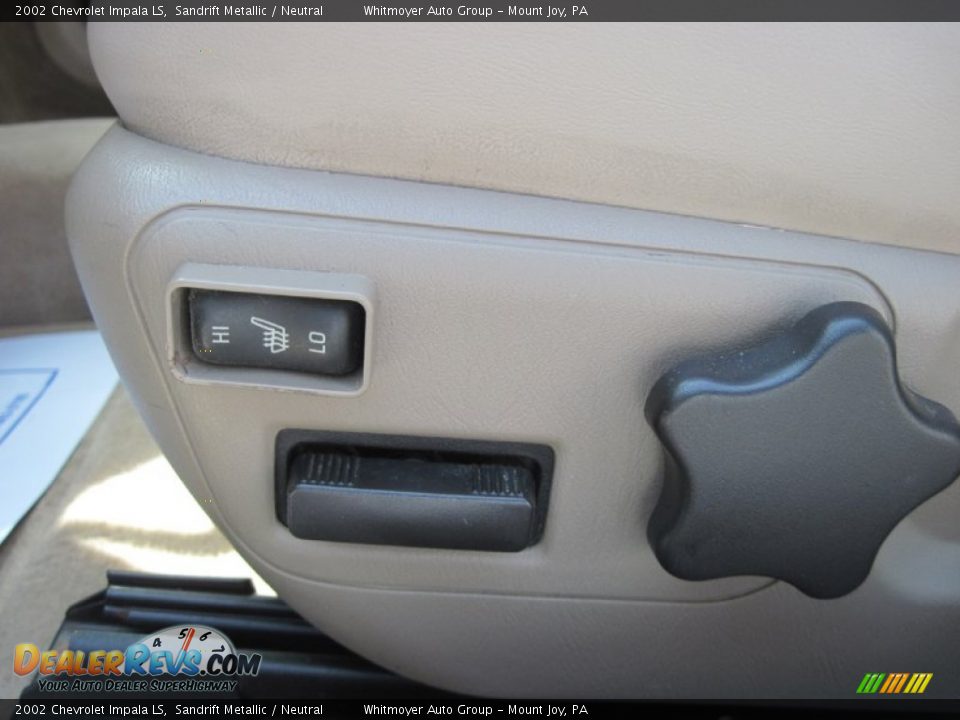 2002 Chevrolet Impala LS Sandrift Metallic / Neutral Photo #18
