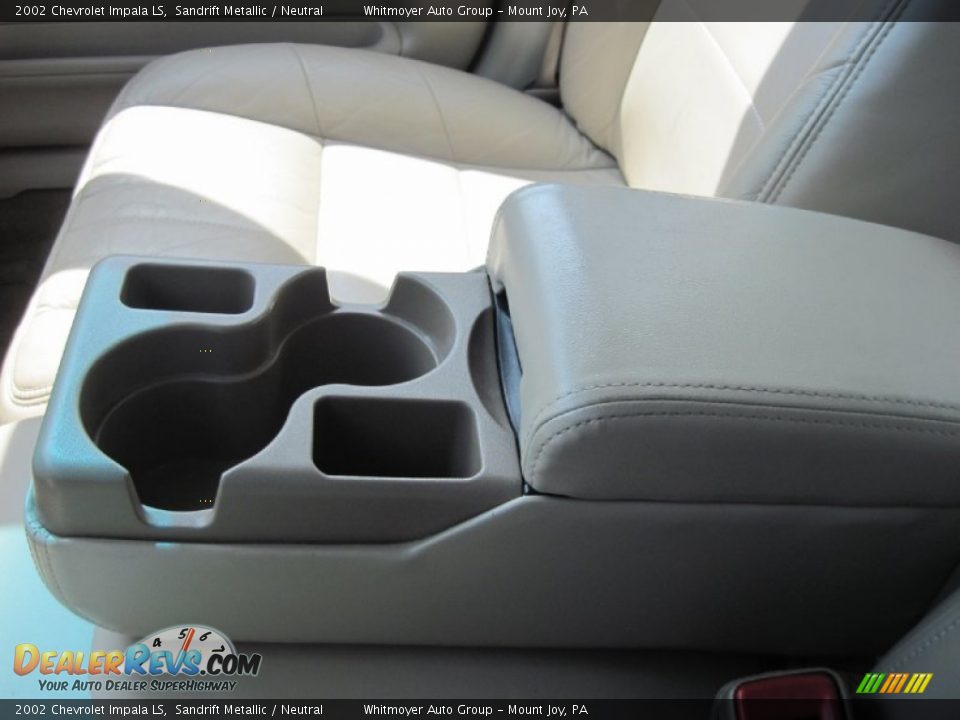 2002 Chevrolet Impala LS Sandrift Metallic / Neutral Photo #27