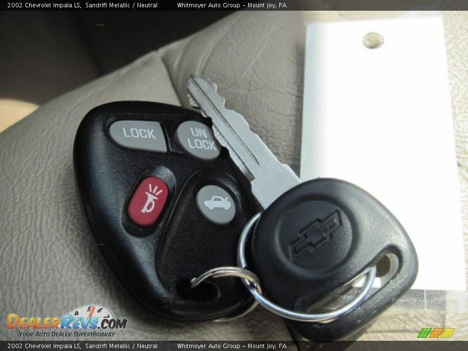 2002 Chevrolet Impala LS Sandrift Metallic / Neutral Photo #28