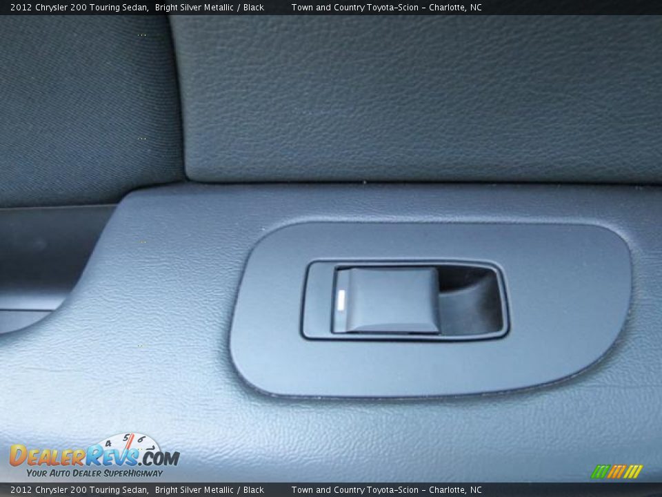 2012 Chrysler 200 Touring Sedan Bright Silver Metallic / Black Photo #7