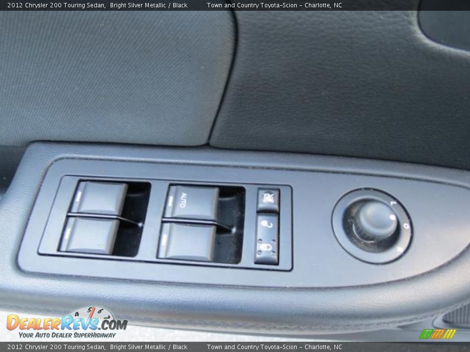 2012 Chrysler 200 Touring Sedan Bright Silver Metallic / Black Photo #11