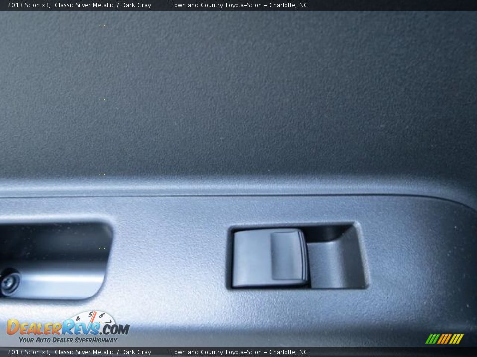 2013 Scion xB Classic Silver Metallic / Dark Gray Photo #7
