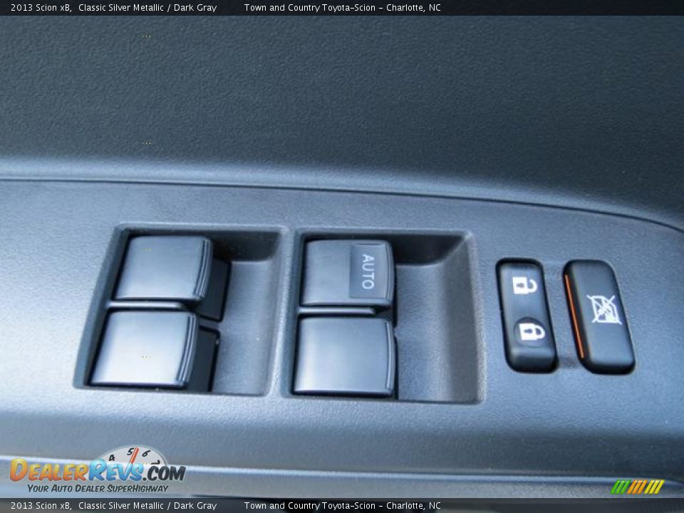 2013 Scion xB Classic Silver Metallic / Dark Gray Photo #10