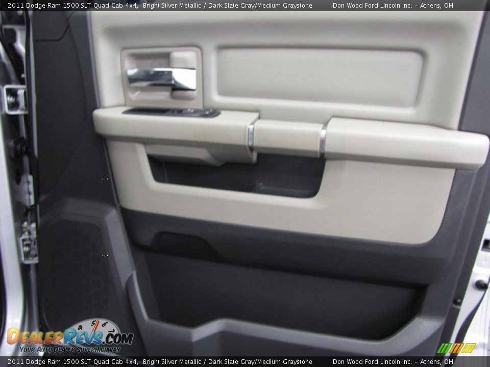 2011 Dodge Ram 1500 SLT Quad Cab 4x4 Bright Silver Metallic / Dark Slate Gray/Medium Graystone Photo #15