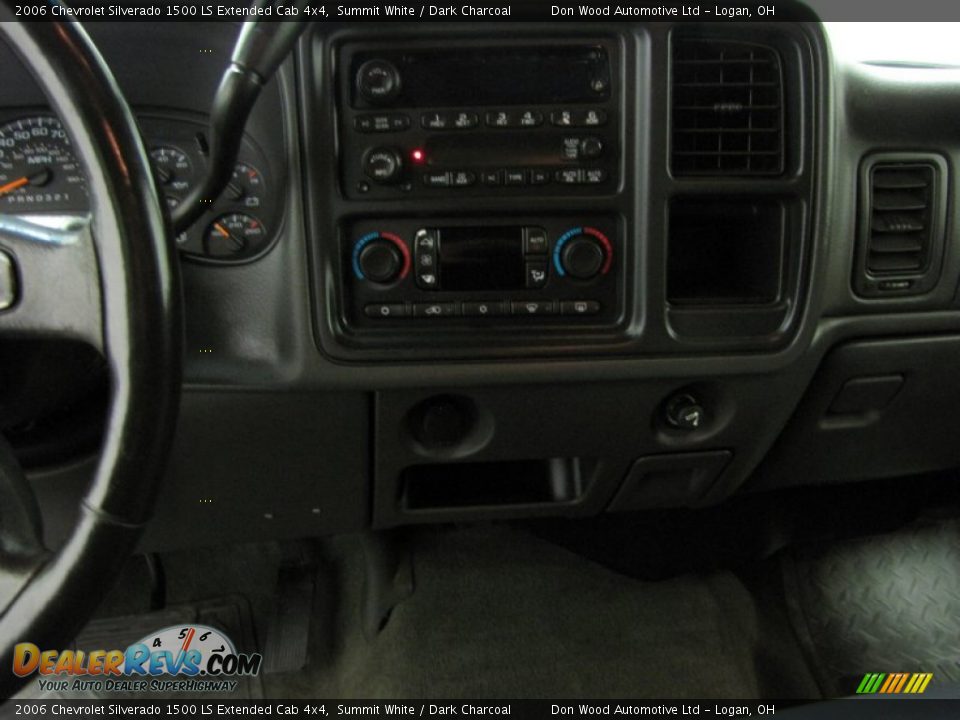 2006 Chevrolet Silverado 1500 LS Extended Cab 4x4 Summit White / Dark Charcoal Photo #21