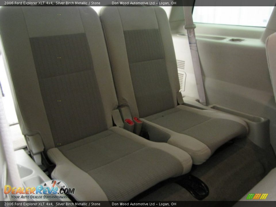2006 Ford Explorer XLT 4x4 Silver Birch Metallic / Stone Photo #9