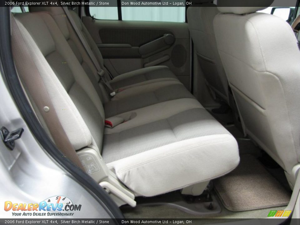 2006 Ford Explorer XLT 4x4 Silver Birch Metallic / Stone Photo #10