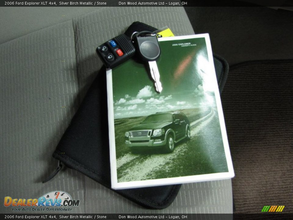 2006 Ford Explorer XLT 4x4 Silver Birch Metallic / Stone Photo #25