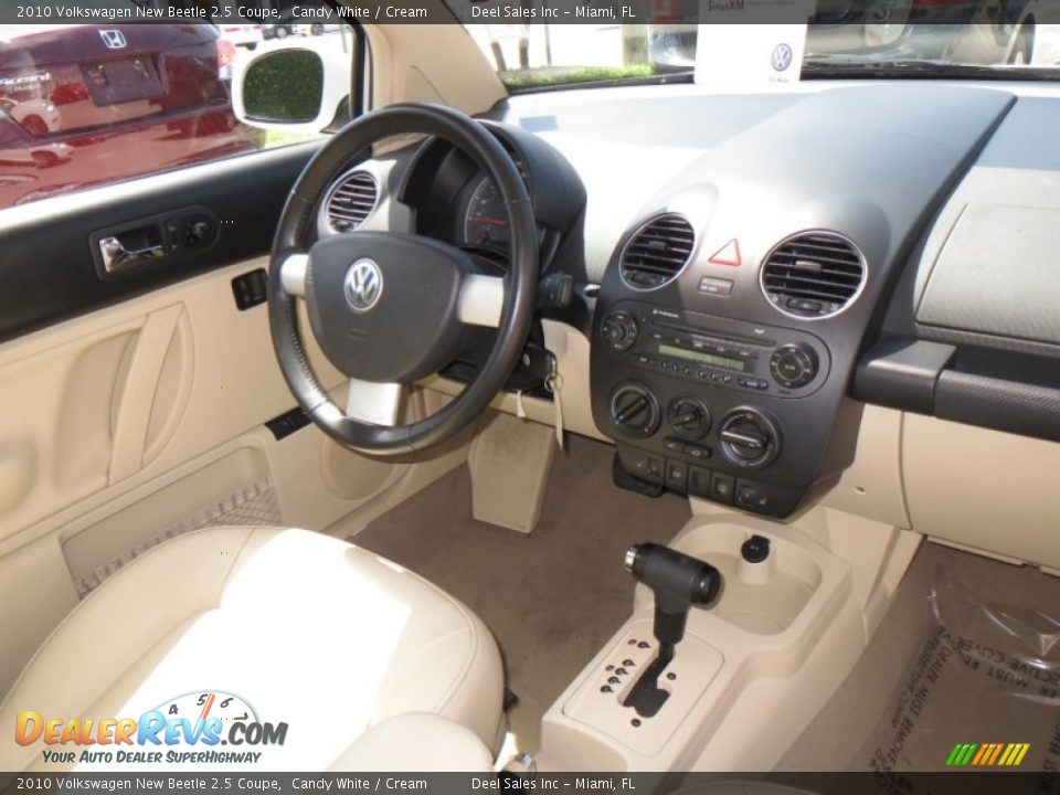 2010 Volkswagen New Beetle 2.5 Coupe Candy White / Cream Photo #12